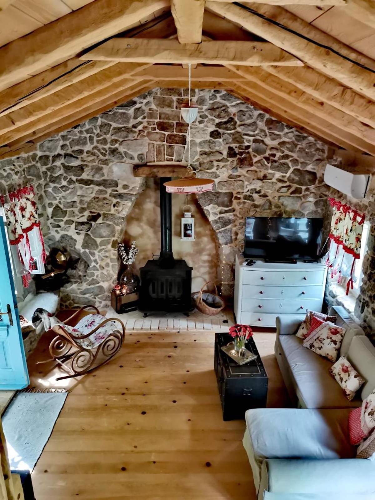 Villa Festina Lente - Cosy & Authentic Villa With Private Heated Pool Dobrinj Exterior foto